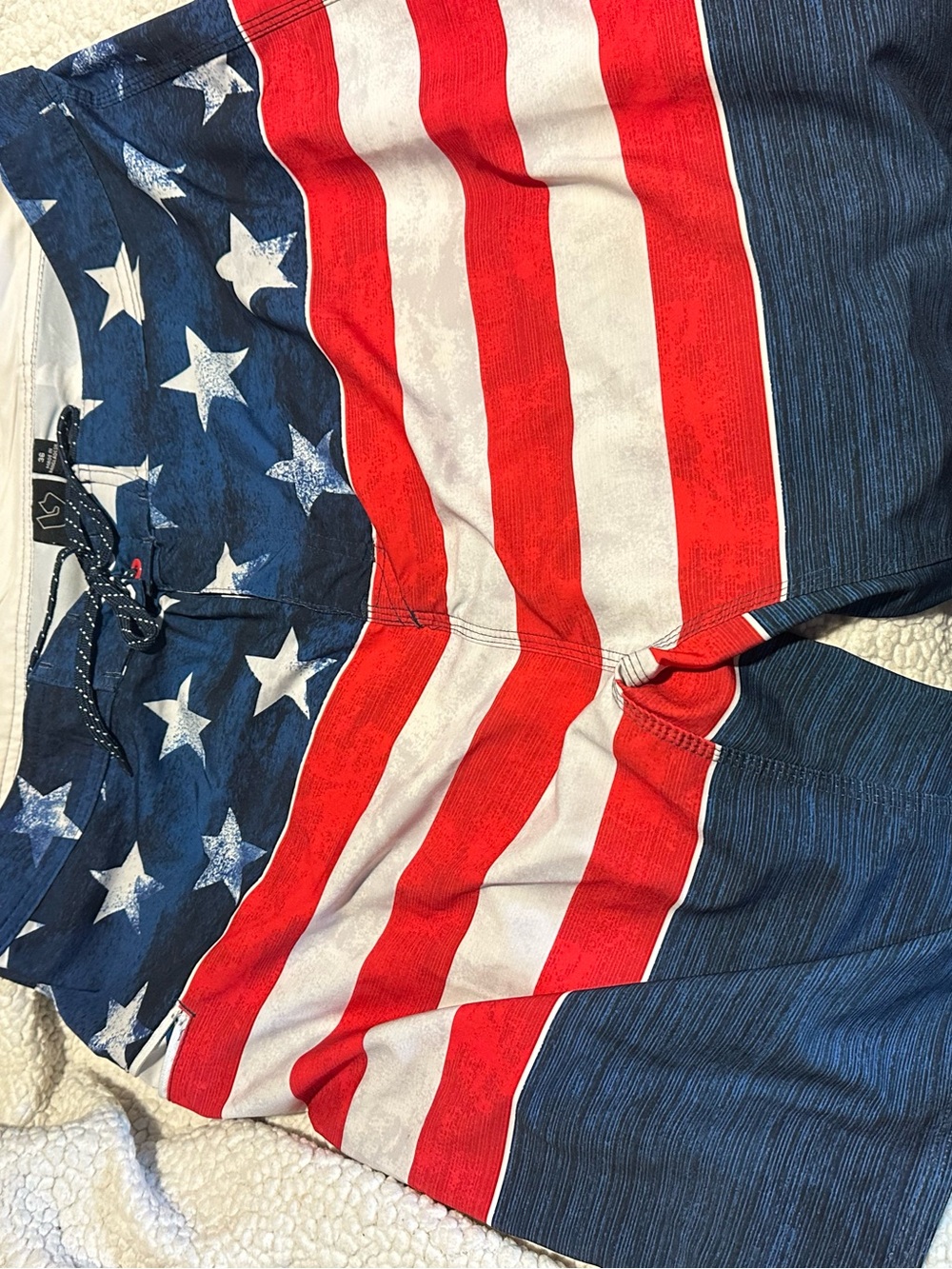 Men’s shorts L-XL. - Picture 3 of 4